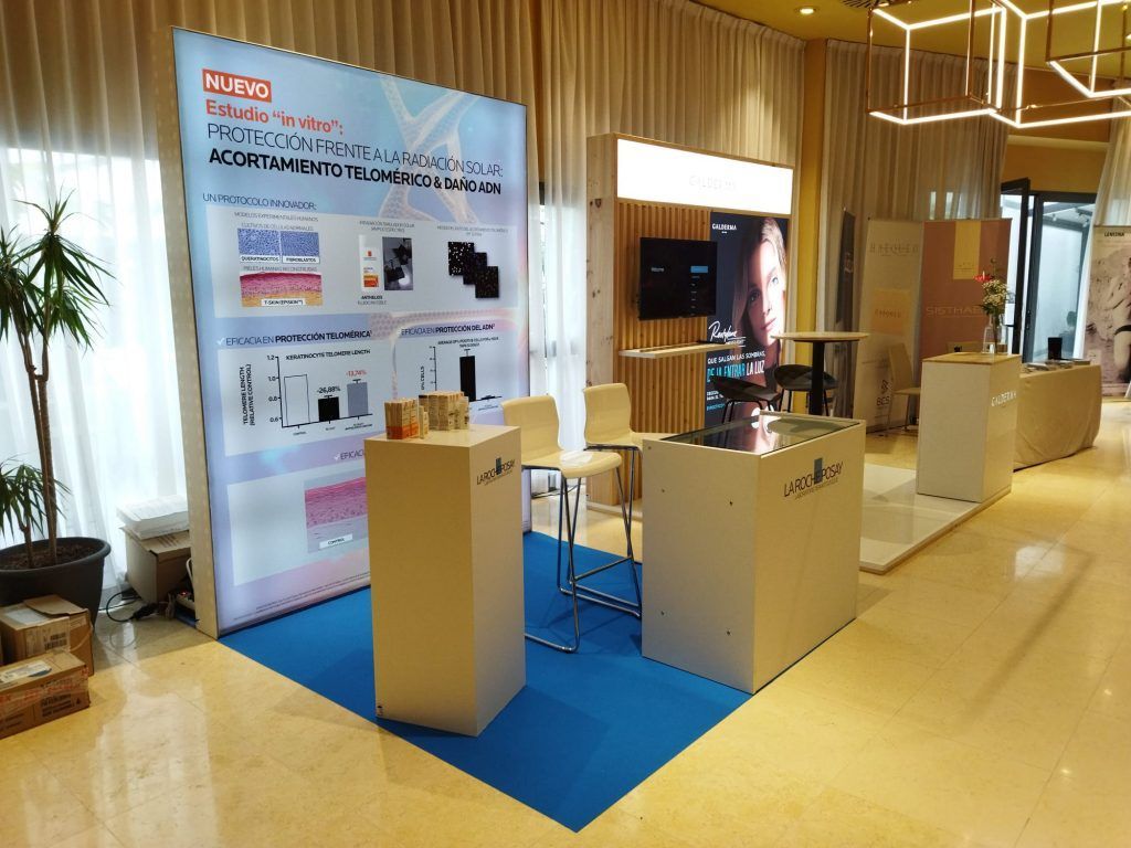 STAND LA ROCHE POSAY