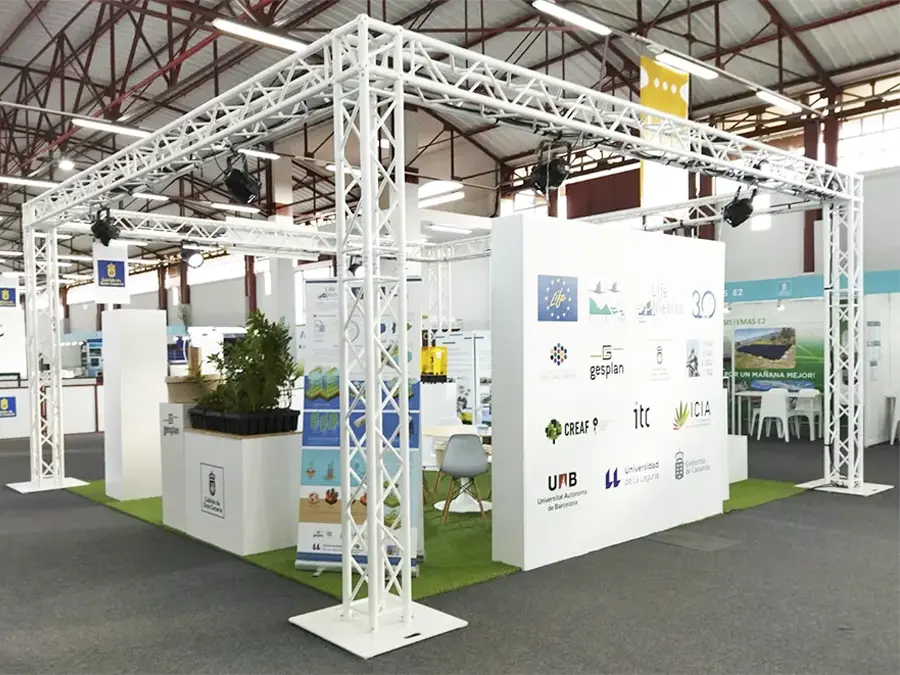STAND LIFE NIEBLAS